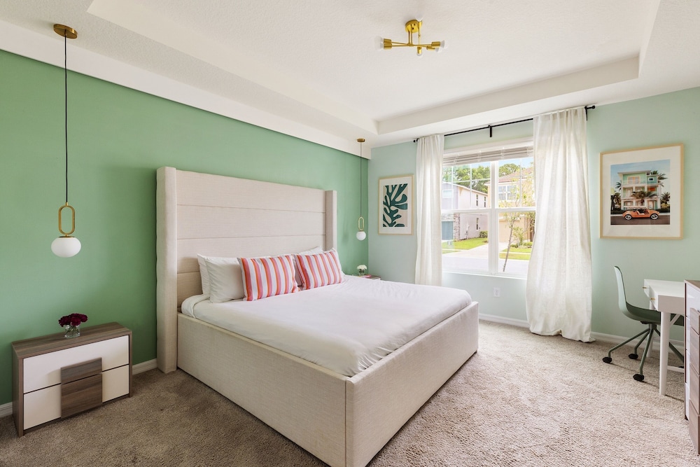 House, Multiple Bedrooms