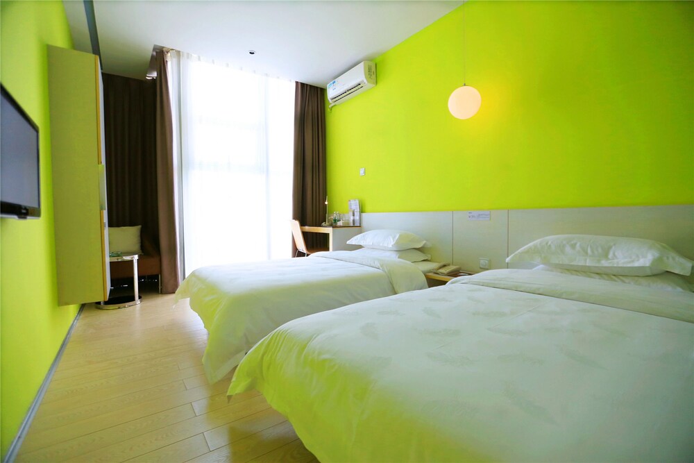 Deluxe Twin Room photo 2