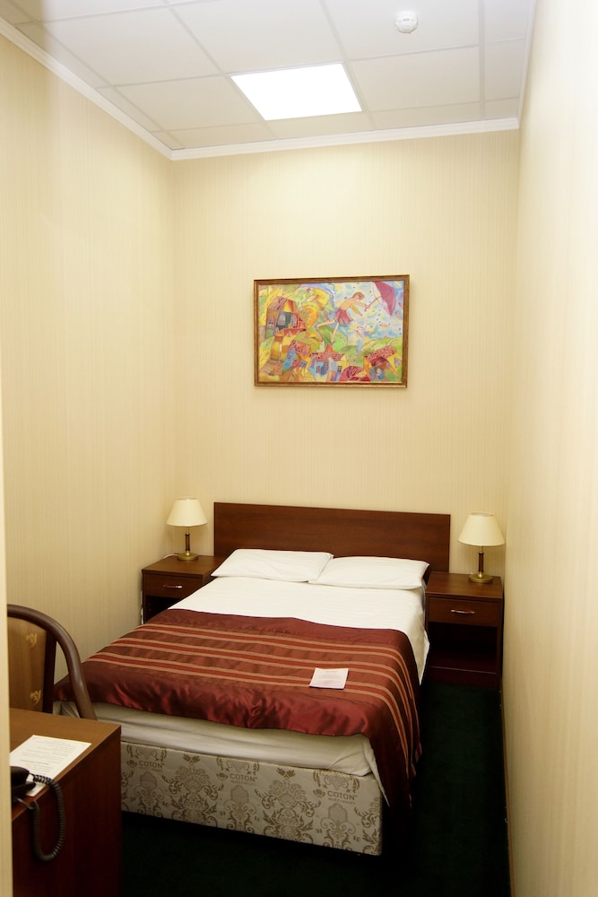 Economy Room