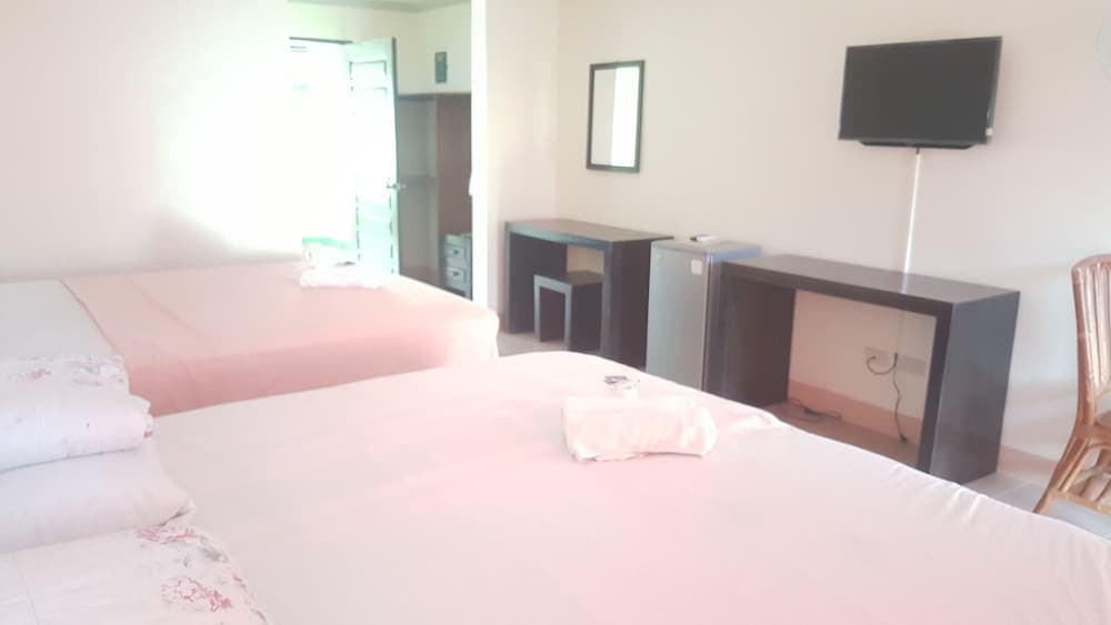 Deluxe Triple Room photo 3