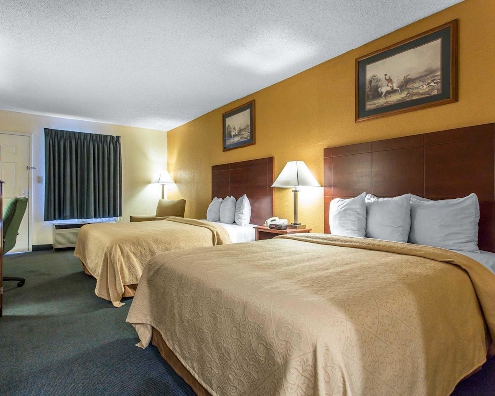 Standard Double Room, 2 Double Beds, Smoking photo 2