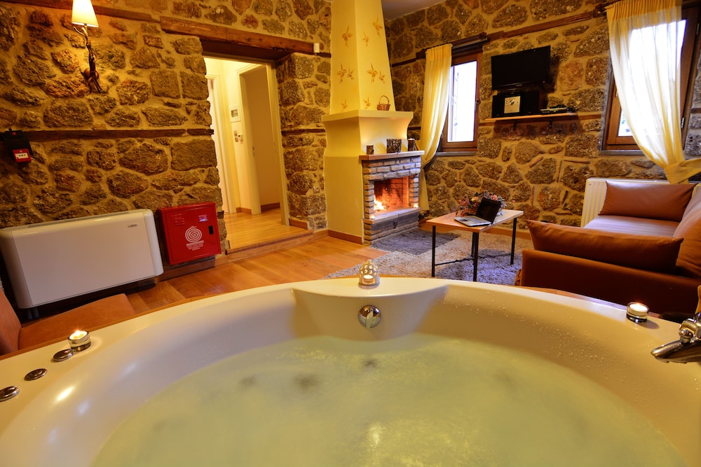 Suite, Hot Tub