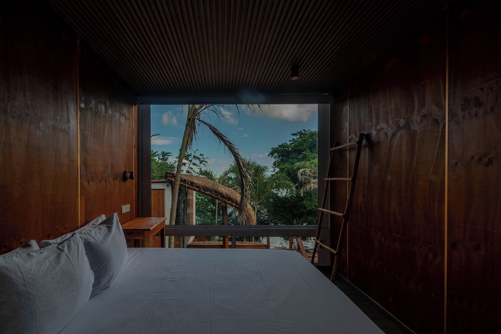 Deluxe Room, Lagoon View