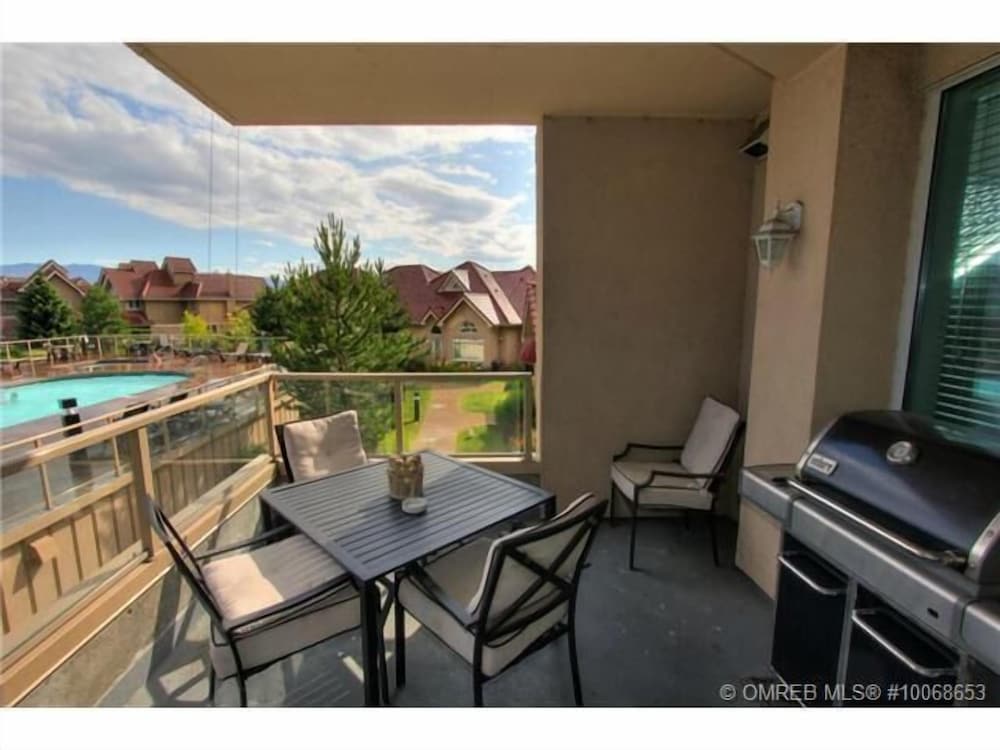 Premium Suite, 3 Bedrooms, Pool View photo 2