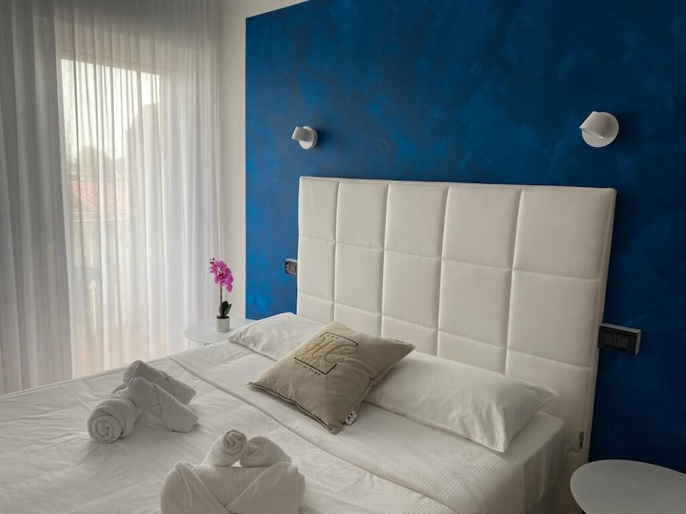 Standard Double or Twin Room photo 2