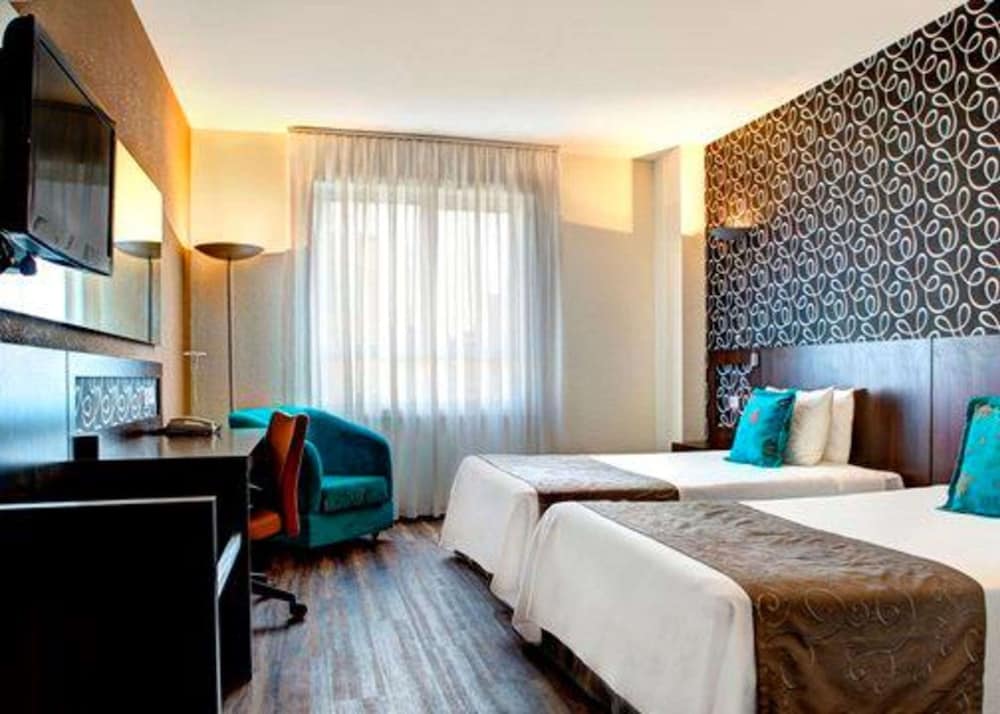 Superior Twin Room - Photo 4