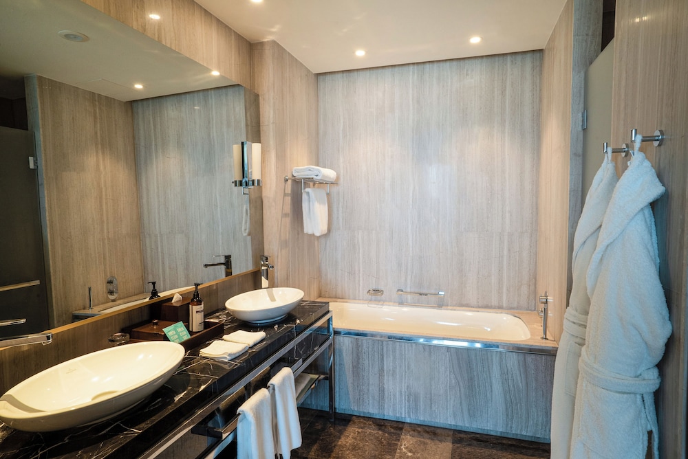 Suite, 1 King Bed