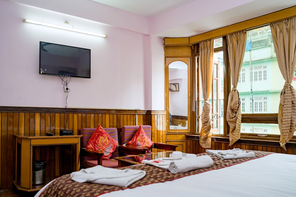 Executive Room - Photo 9
