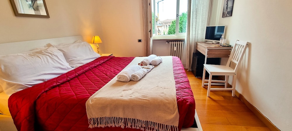 Standard Room, 1 Queen Bed, Shared Bathroom, City View