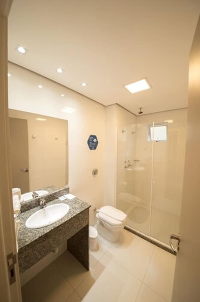 Luxury Triple Room, Multiple Beds photo 3