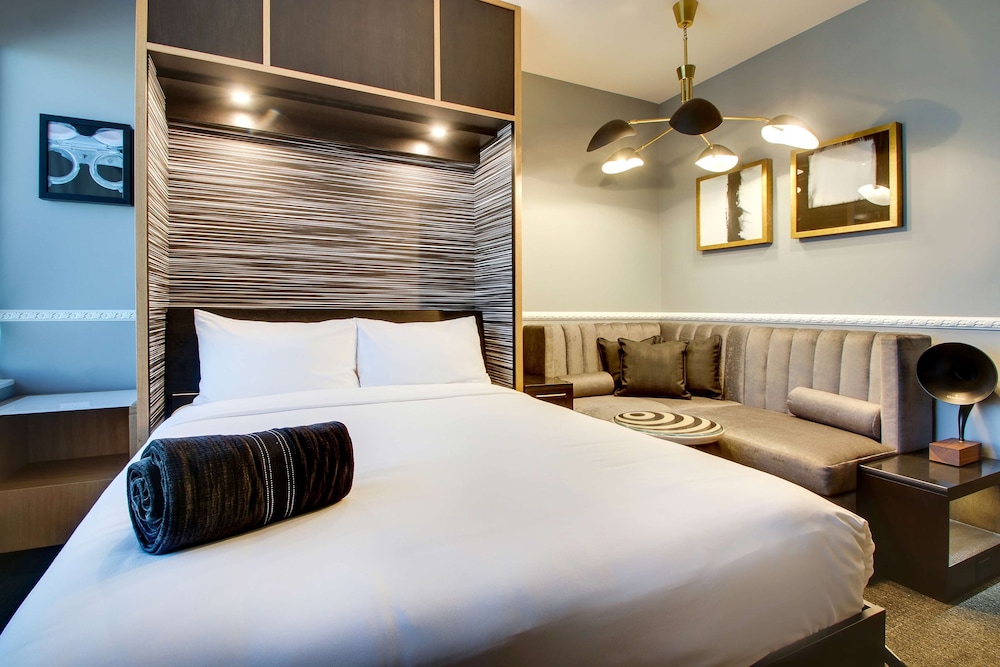 Room (Queen Murphy Bed) - Photo 1