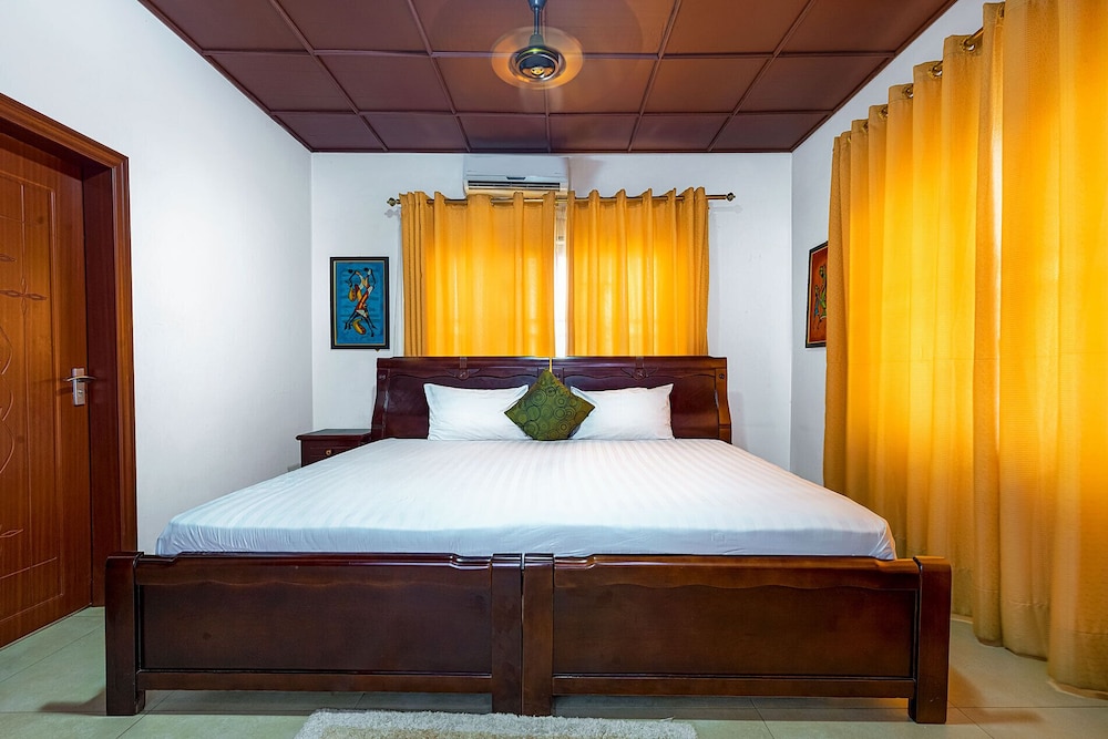 Royal Twin Room, City View photo 1