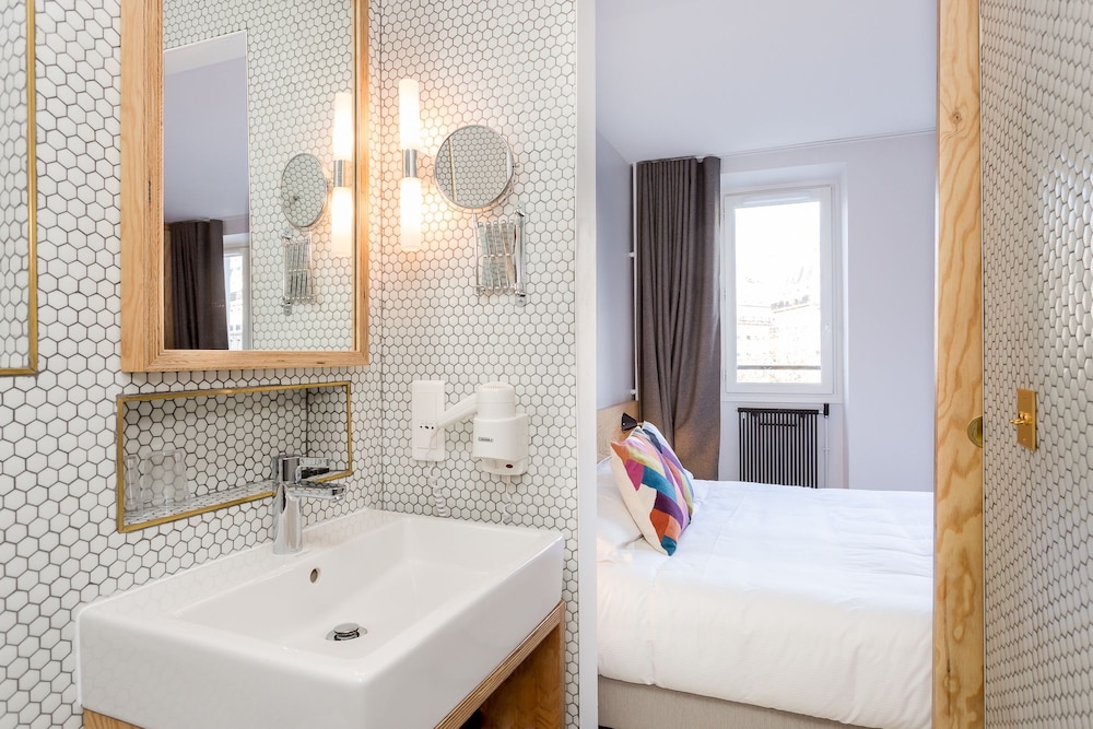 Superior Double or Twin Room photo 3