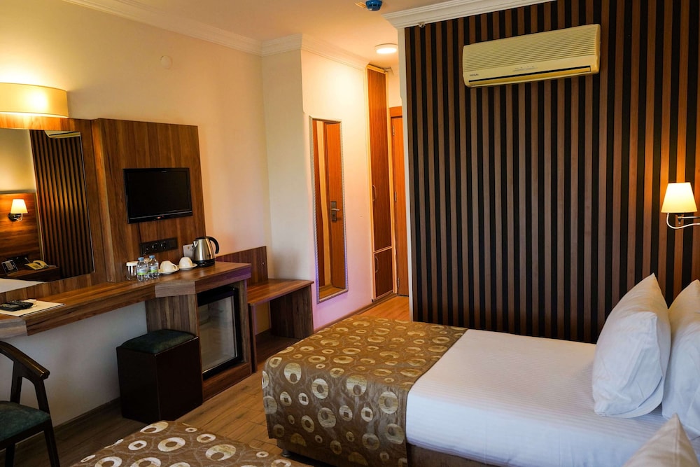 Standard Twin Room (Accessible) photo 2
