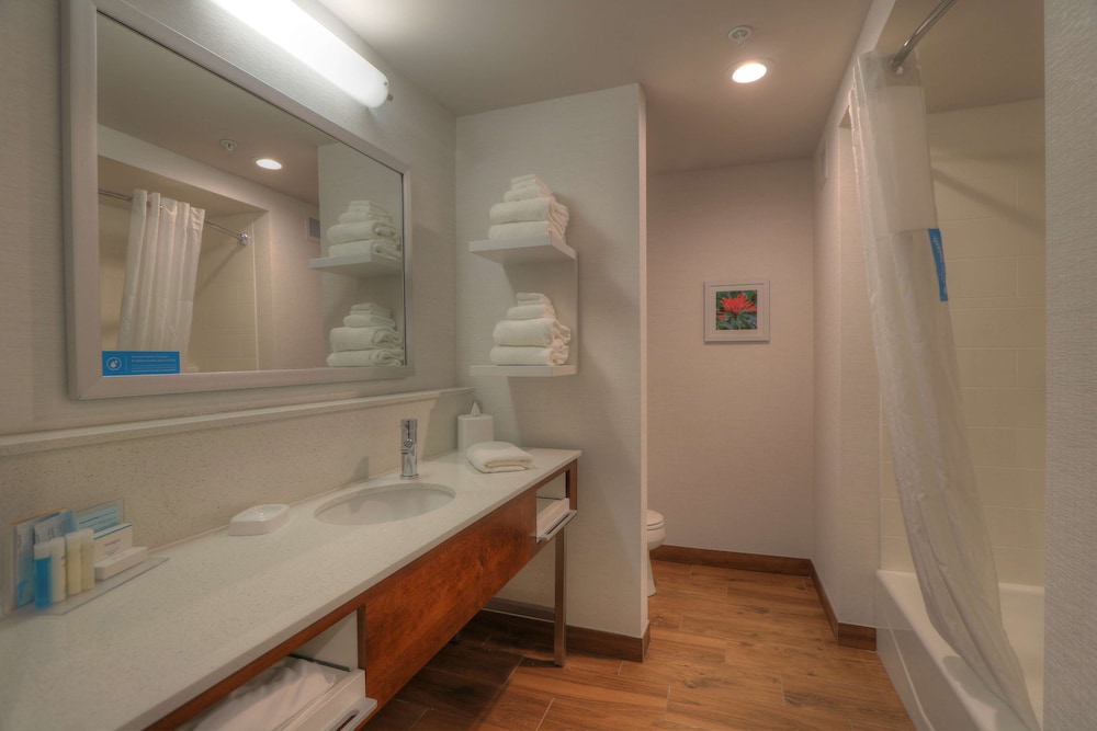 Studio, Accessible, Bathtub (2 Queen Bed & Sofa Bed, Balcony) - Photo 3