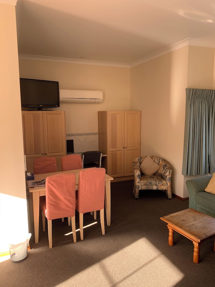 Deluxe King Spa Room
