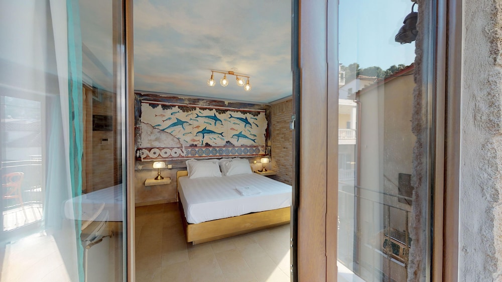 Elite Suite, Pool View (Dolphins) photo 3
