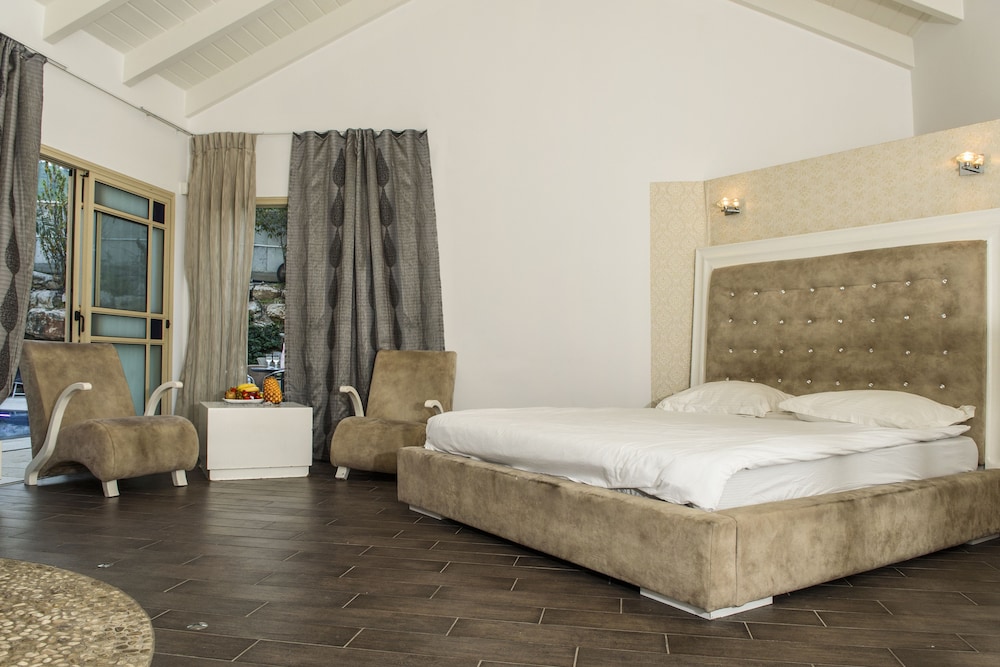 Luxury Cabin, 1 King Bed, Pool View photo 1