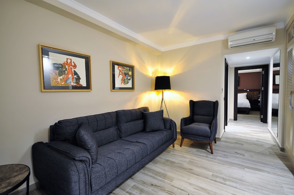 Suite, Sea View - Photo 10