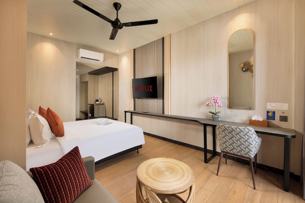 Deluxe Suite, Balcony, Garden View