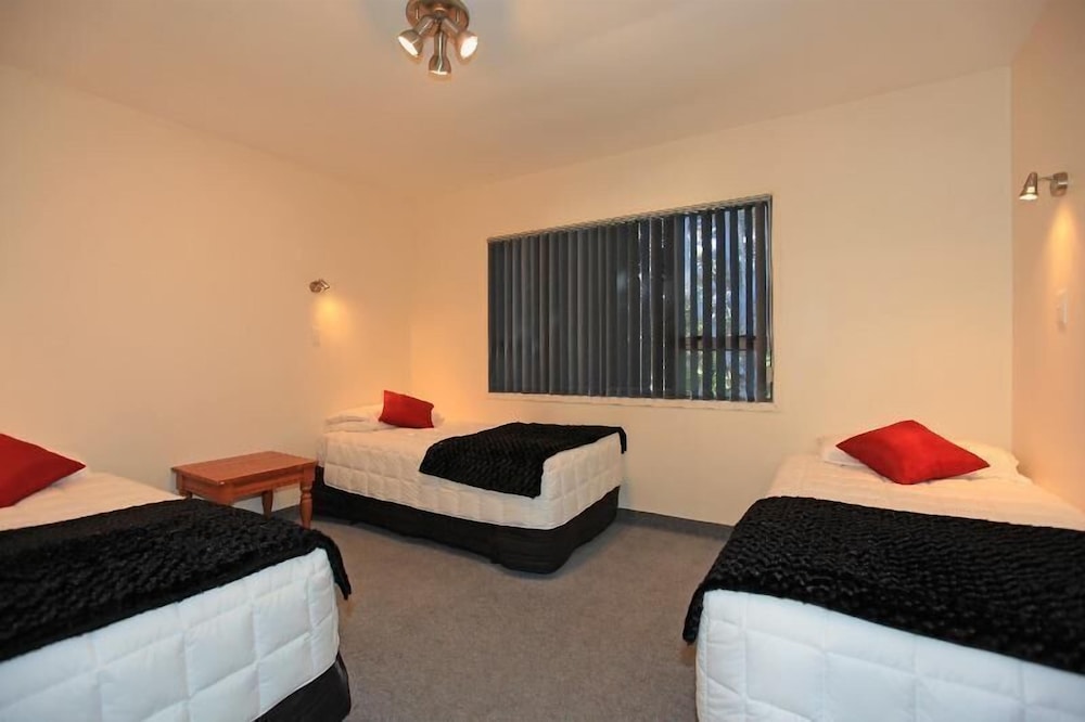 Family Room, Non Smoking, Kitchen (Family Apartment) photo 1
