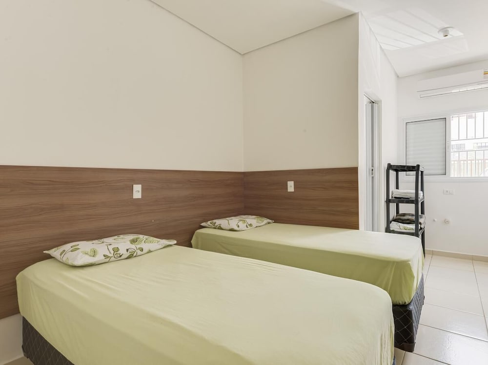 Standard Twin Room photo 2