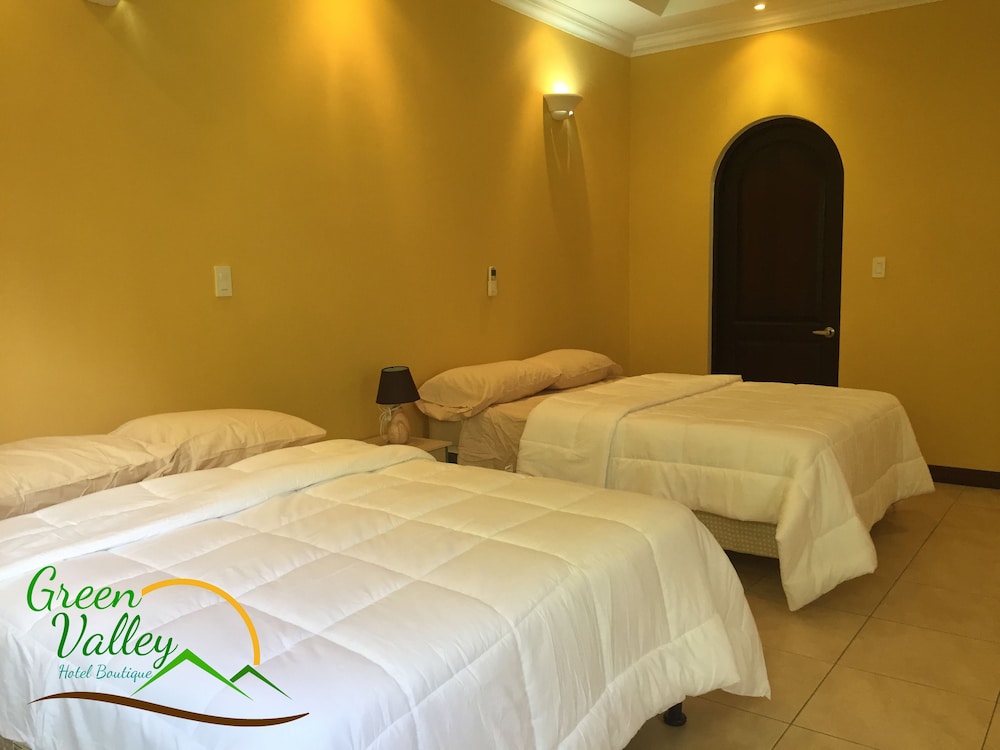 Deluxe Quadruple Room, Garden View photo 1
