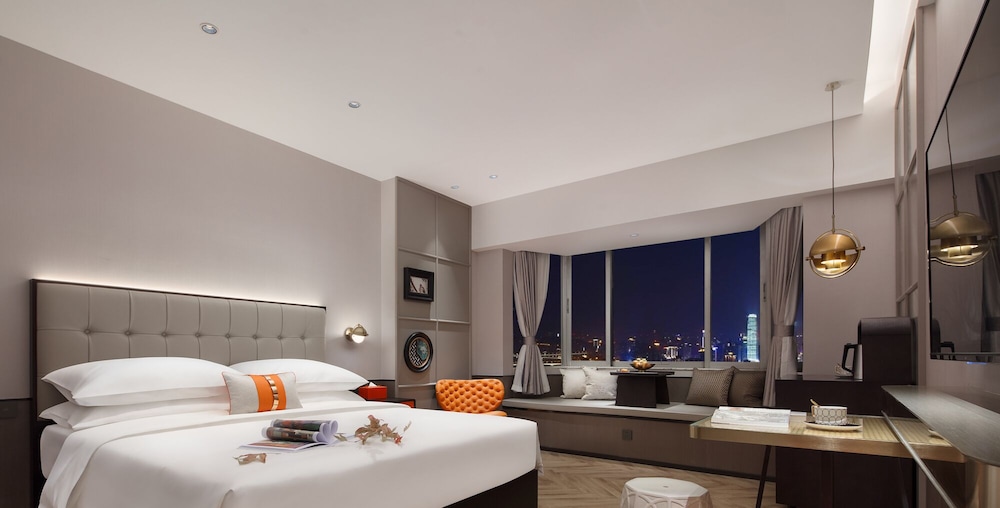 Deluxe Room, 1 Queen Bed photo 1