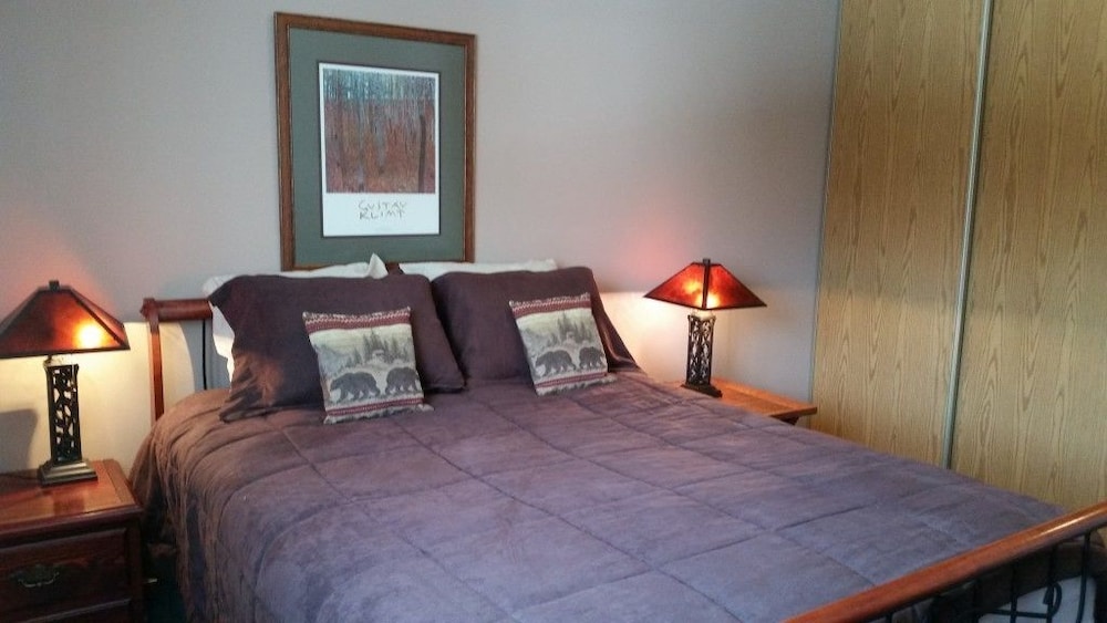 Condo, 1 Bedroom photo 2