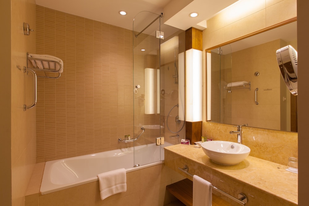 Standard Room, 2 Twin Beds, Balcony - Photo 24