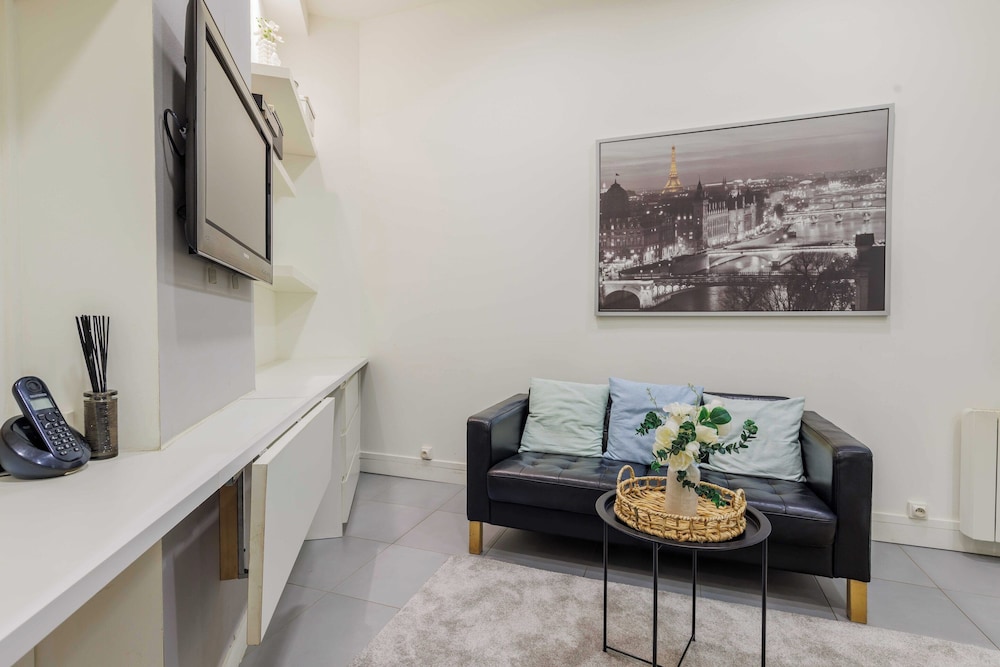 Apartment photo 1