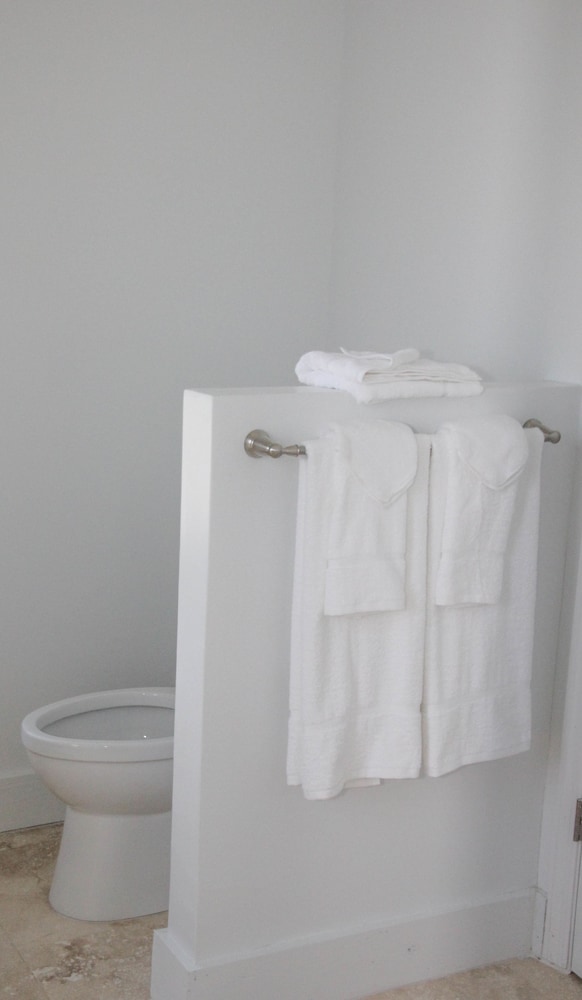 Comfort Bungalow, 1 King Bed, Non Smoking, Beach View photo 3