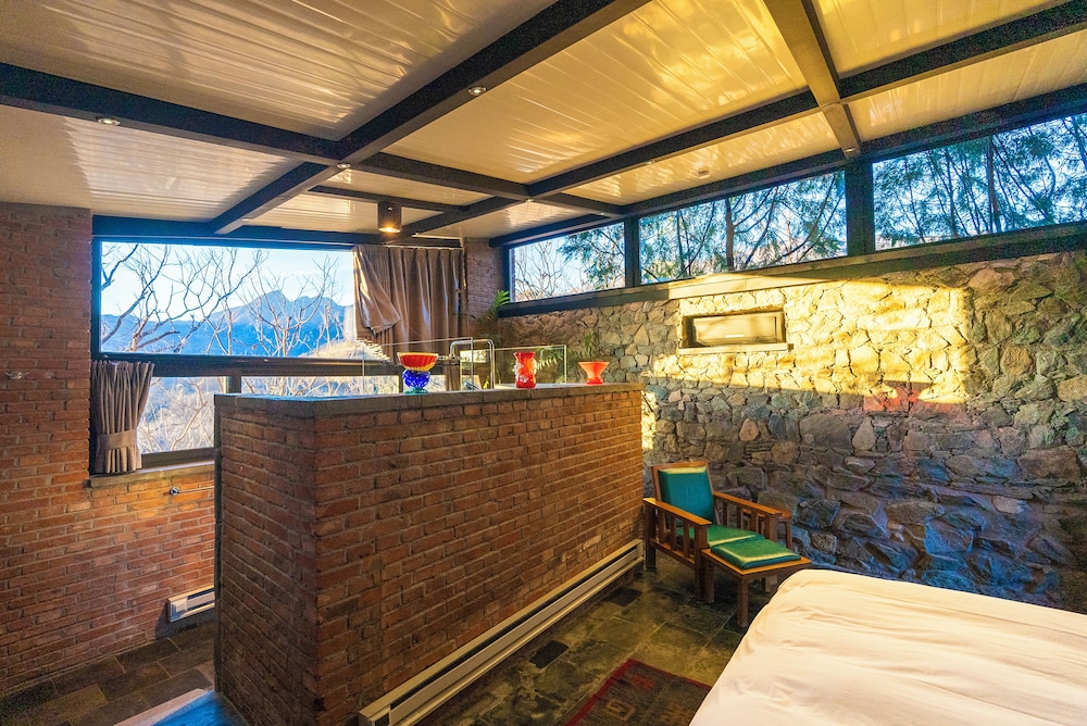 Reclining Buddha Mountain View King Room