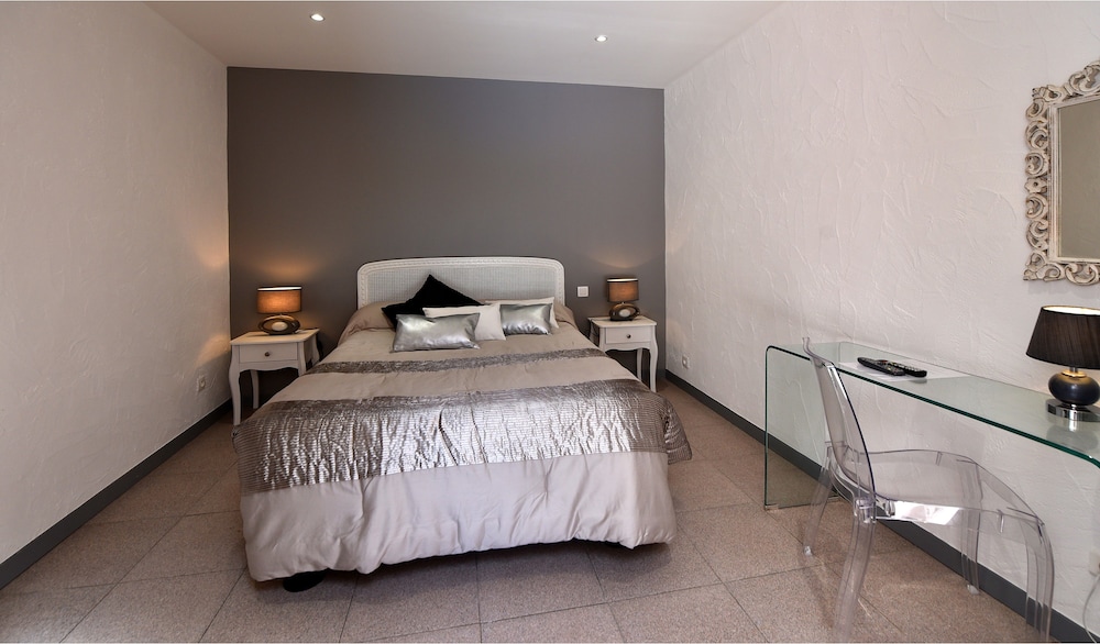 Classic Double Room, 1 Double Bed photo 2