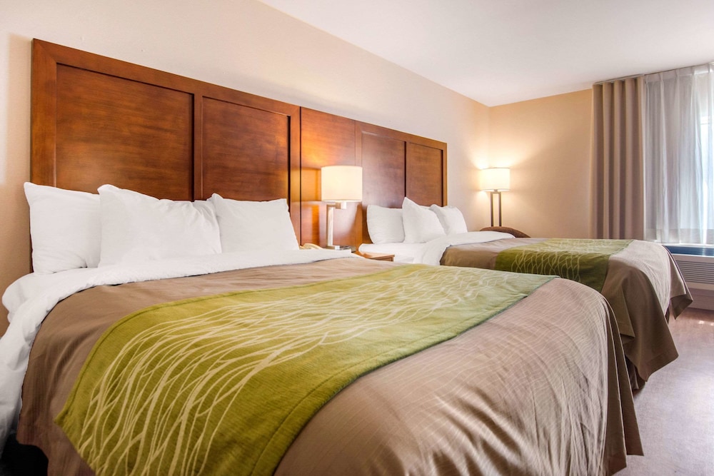 Standard Room, 2 Queen Beds, Non Smoking - Photo 1