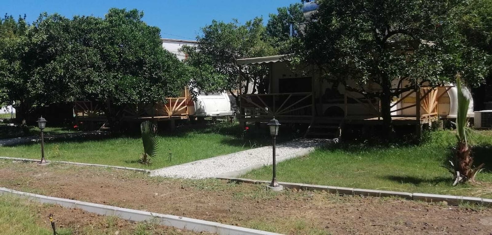 Deluxe Mobile Home photo 3