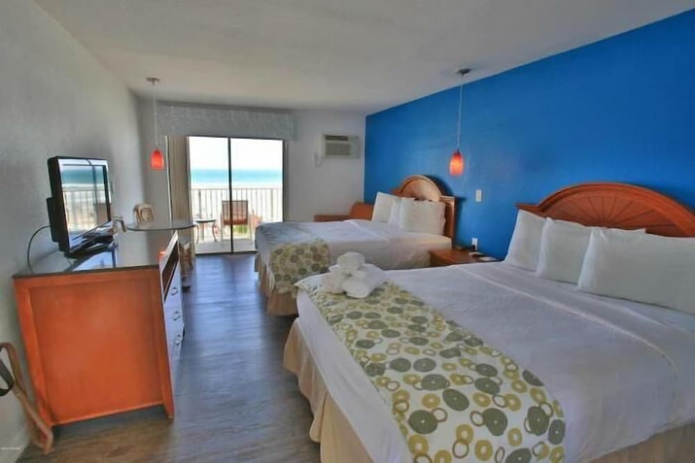 Room, 2 Queen Beds, Balcony, Ocean View photo 2
