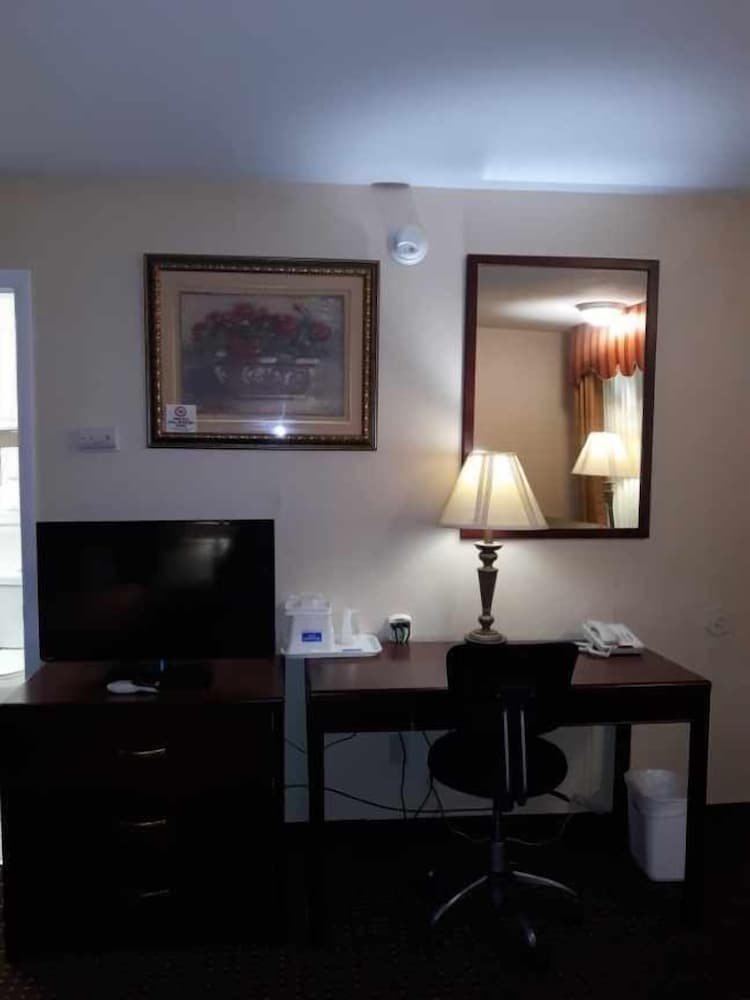 Standard Room, 2 Queen Beds, Non Smoking photo 2