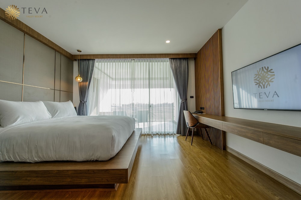 Grand King Jacuzzi Suite - Photo 4