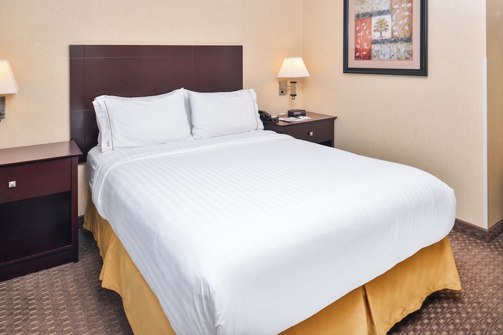 Standard Room, 1 Queen Bed, Accessible (Accessible Tub) - Photo 2