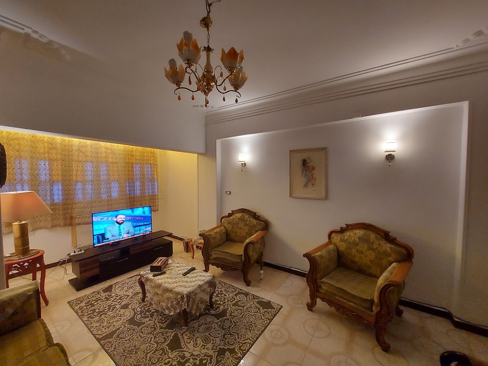 City Apartment, 2 Bedrooms, City View photo 3