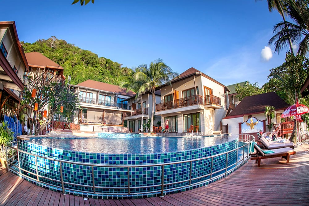 Grand Building Sea View photo 1