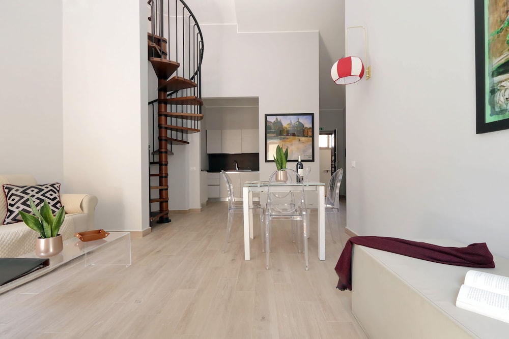 Grand Apartment, 2 Bedrooms, Terrace photo 2