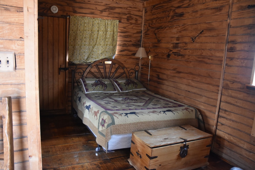 Cabin (Small Pine) photo 2