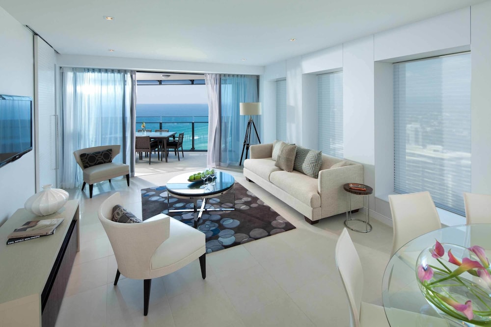 3 Bedroom Ocean View Apartment - Photo 5