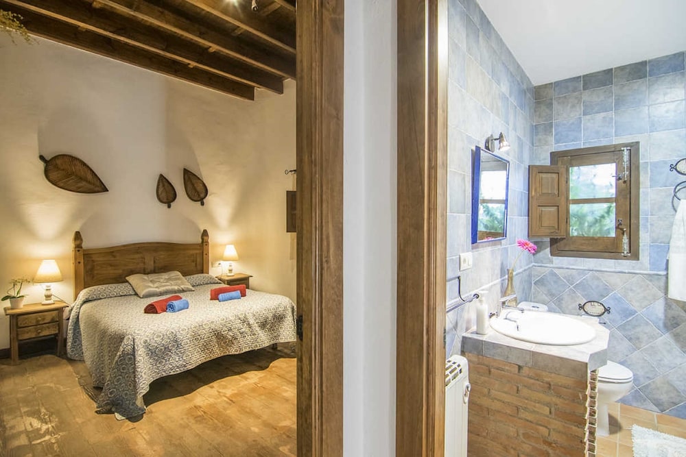 House, 2 Bedrooms