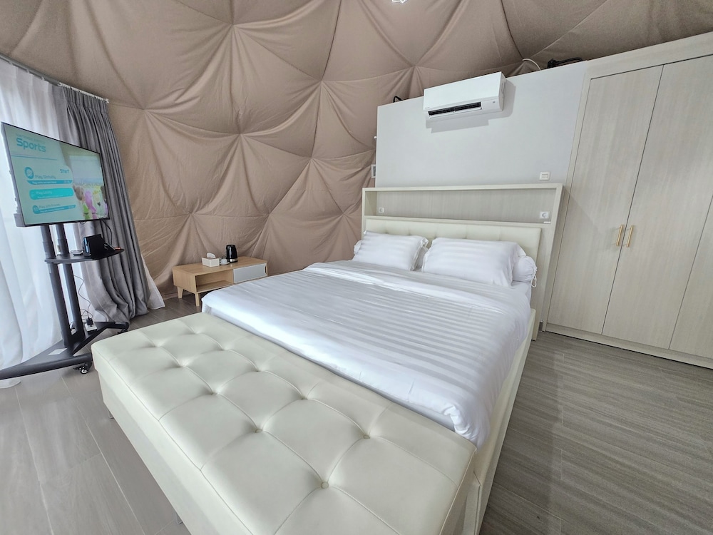 Luxury Tent, Mountain View