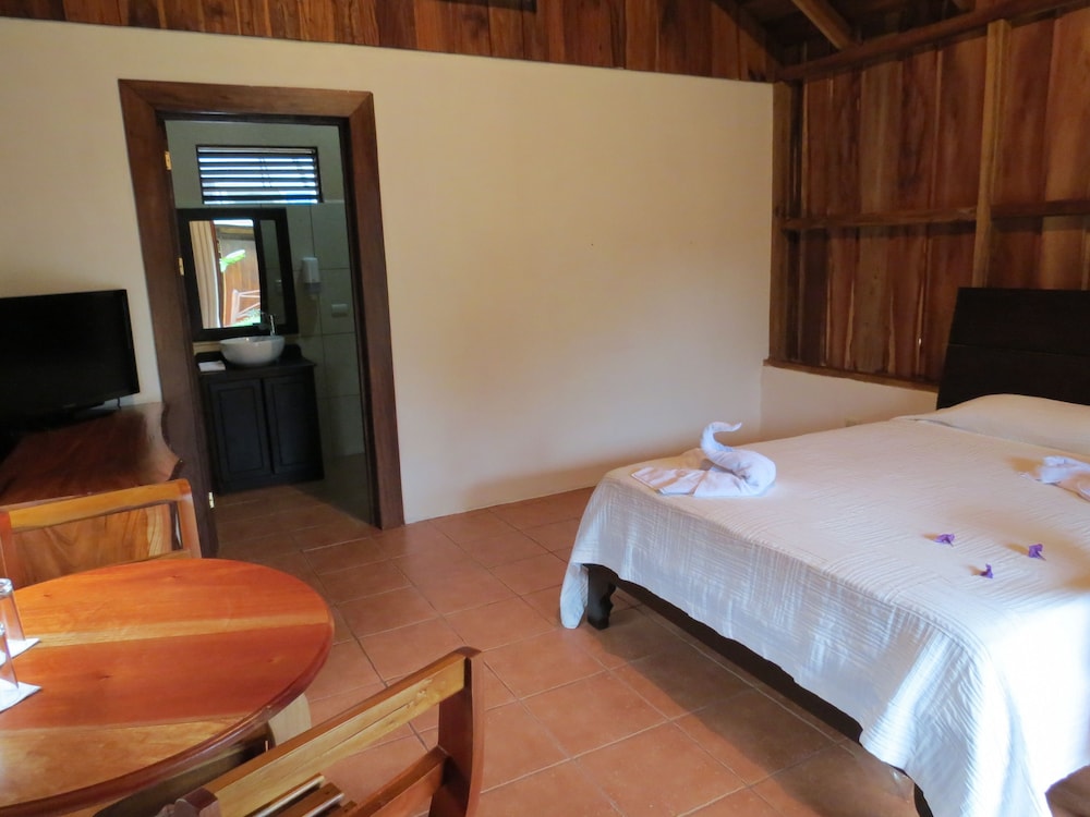 Standard Bungalow, 1 Queen Bed, Mountain View photo 1