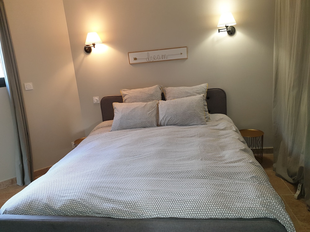 Family Room, Multiple Beds photo 2