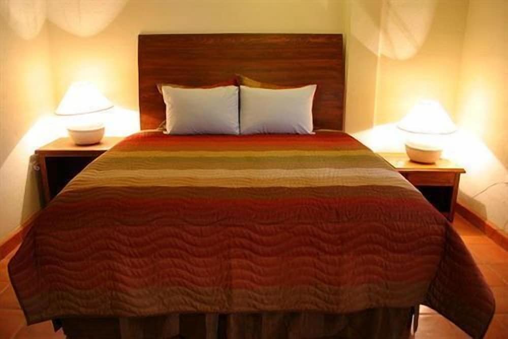 Standard Suite, 1 King Bed photo 1